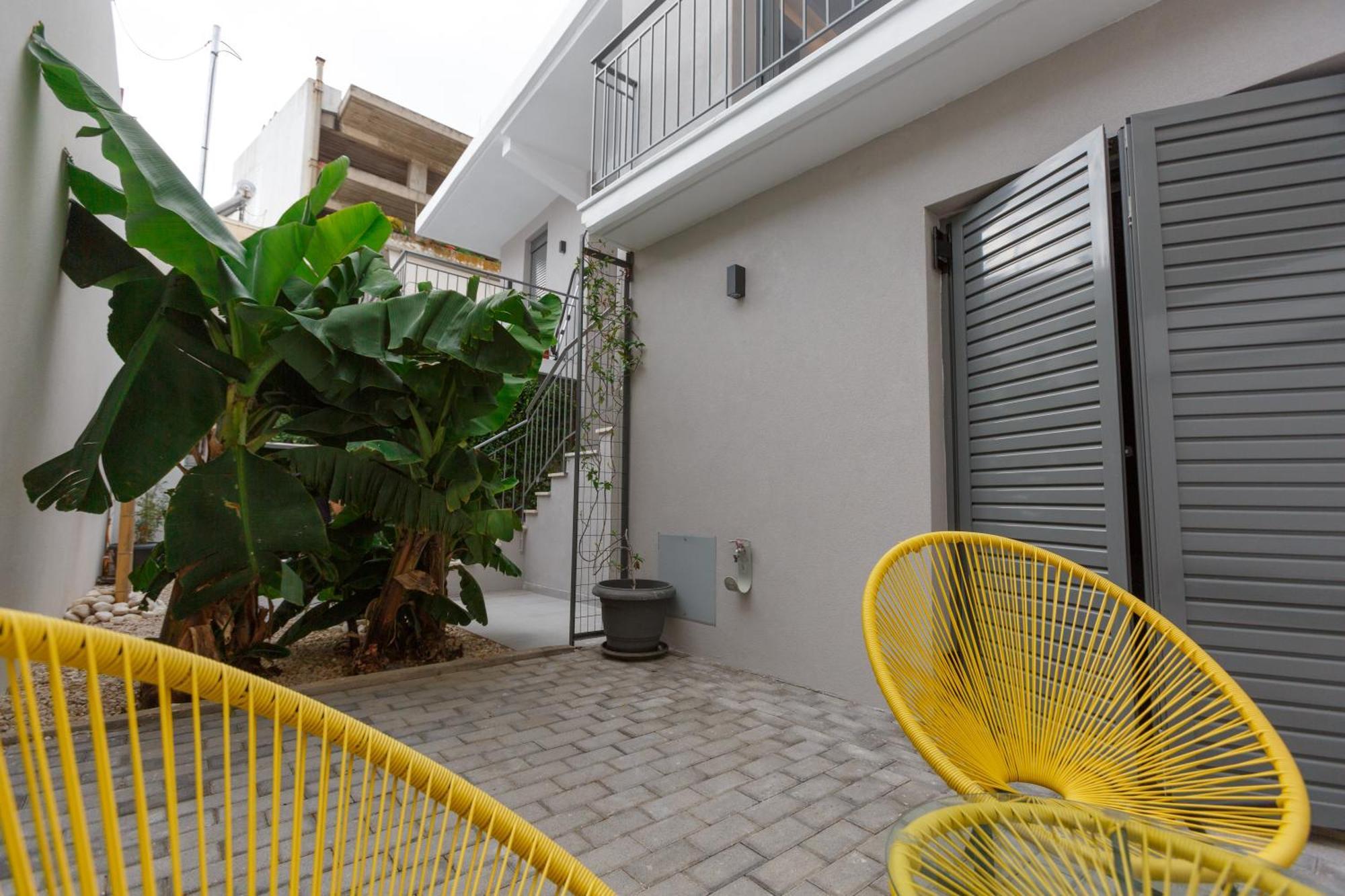 Groundfloor 2Br Apt With Smallyard Near The Heart Of Kalamata Exterior foto